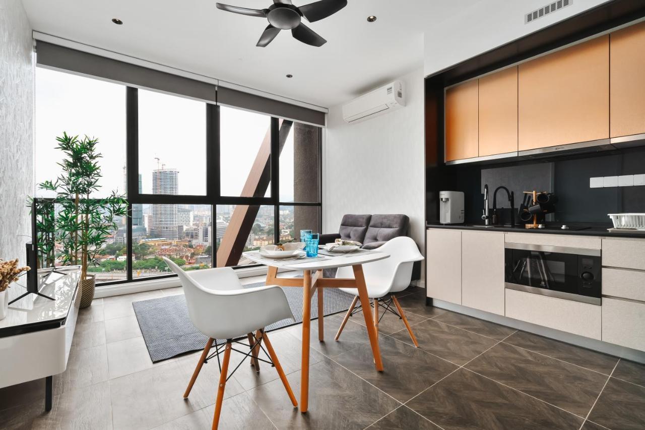 Scarletz Klcc Apartments By Soulasia Kuala Lumpur Ngoại thất bức ảnh