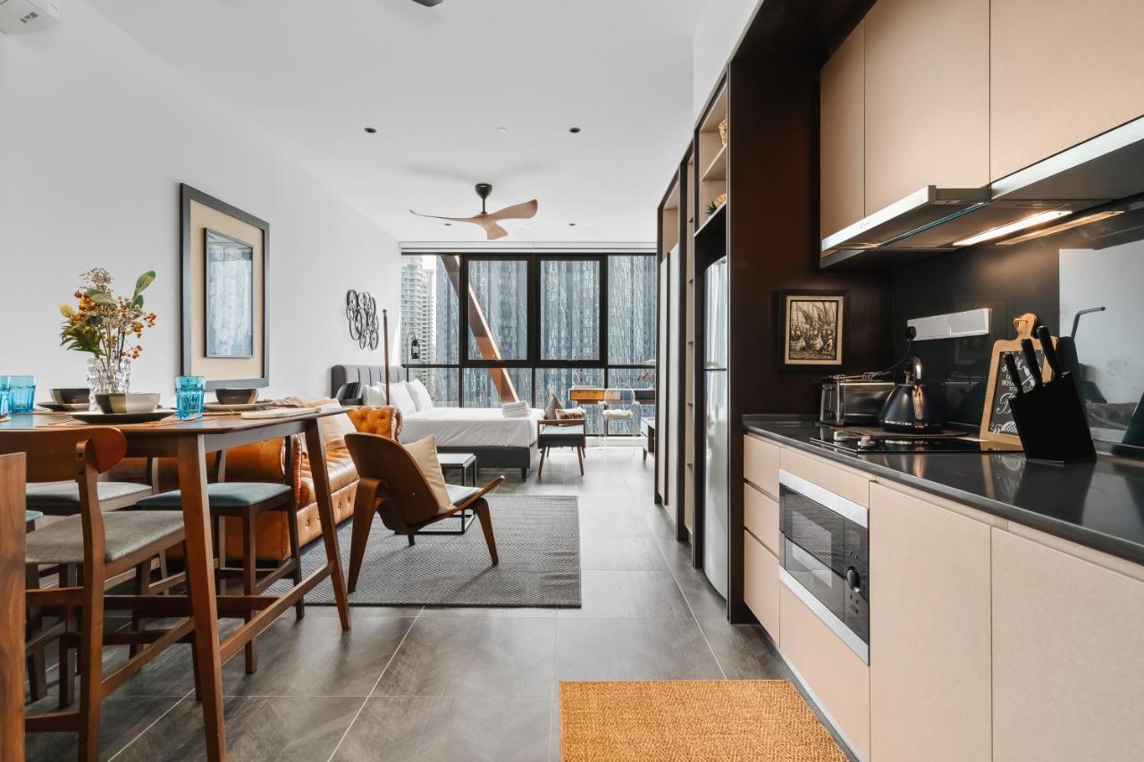 Scarletz Klcc Apartments By Soulasia Kuala Lumpur Ngoại thất bức ảnh