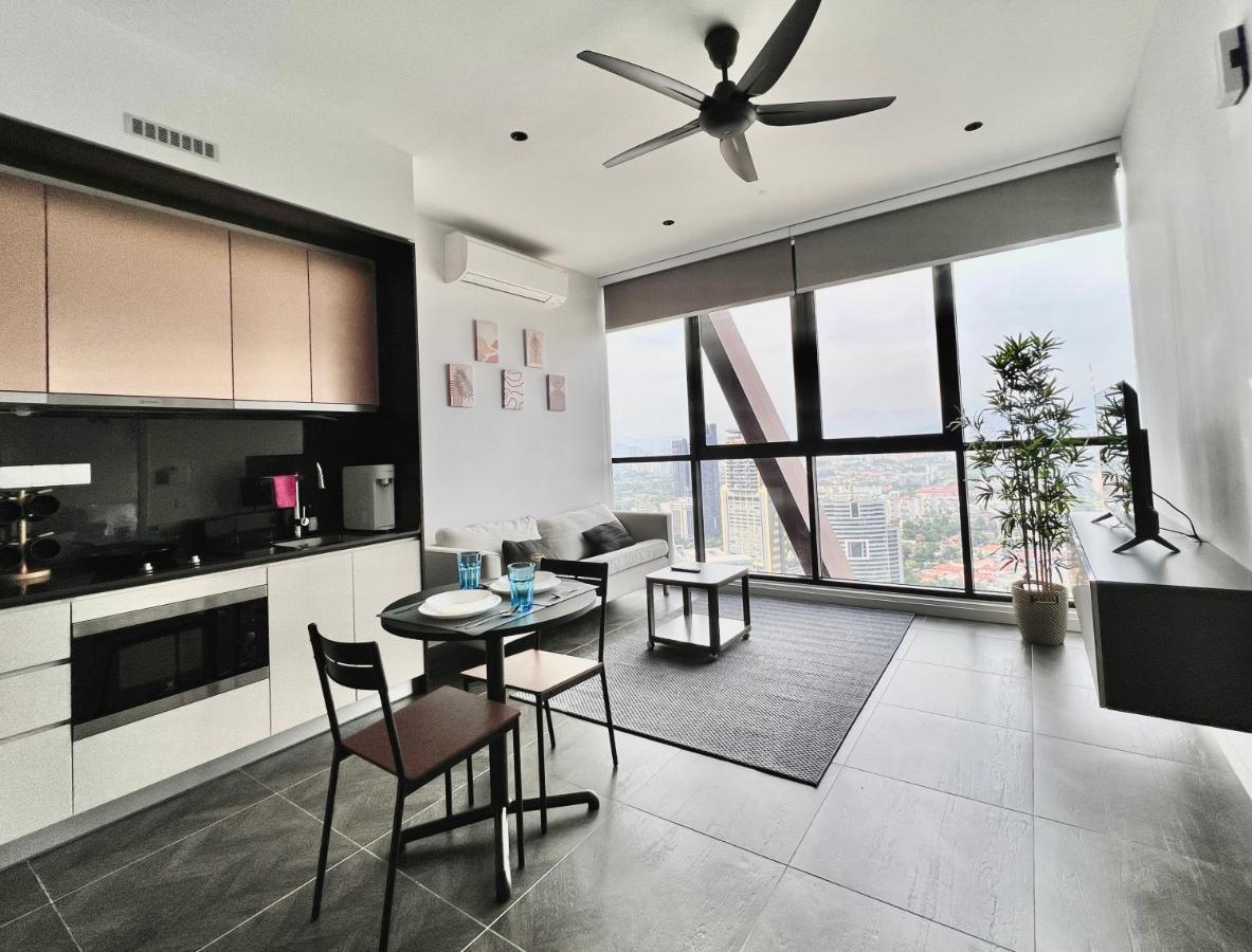 Scarletz Klcc Apartments By Soulasia Kuala Lumpur Ngoại thất bức ảnh