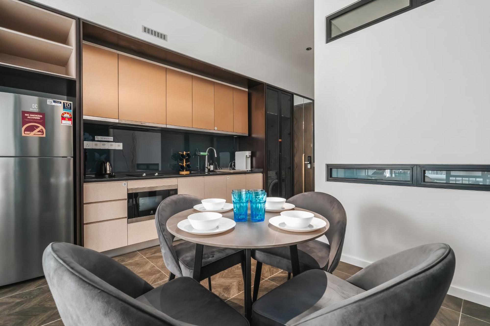 Scarletz Klcc Apartments By Soulasia Kuala Lumpur Ngoại thất bức ảnh