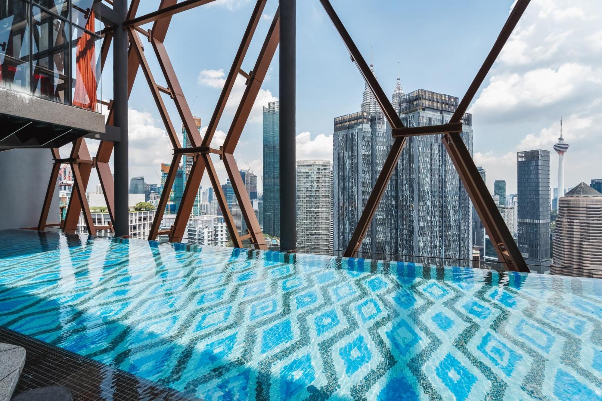 Scarletz Klcc Apartments By Soulasia Kuala Lumpur Ngoại thất bức ảnh
